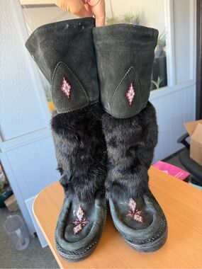 Manitobah Mukluks Fur Trim Beaded Mukluks